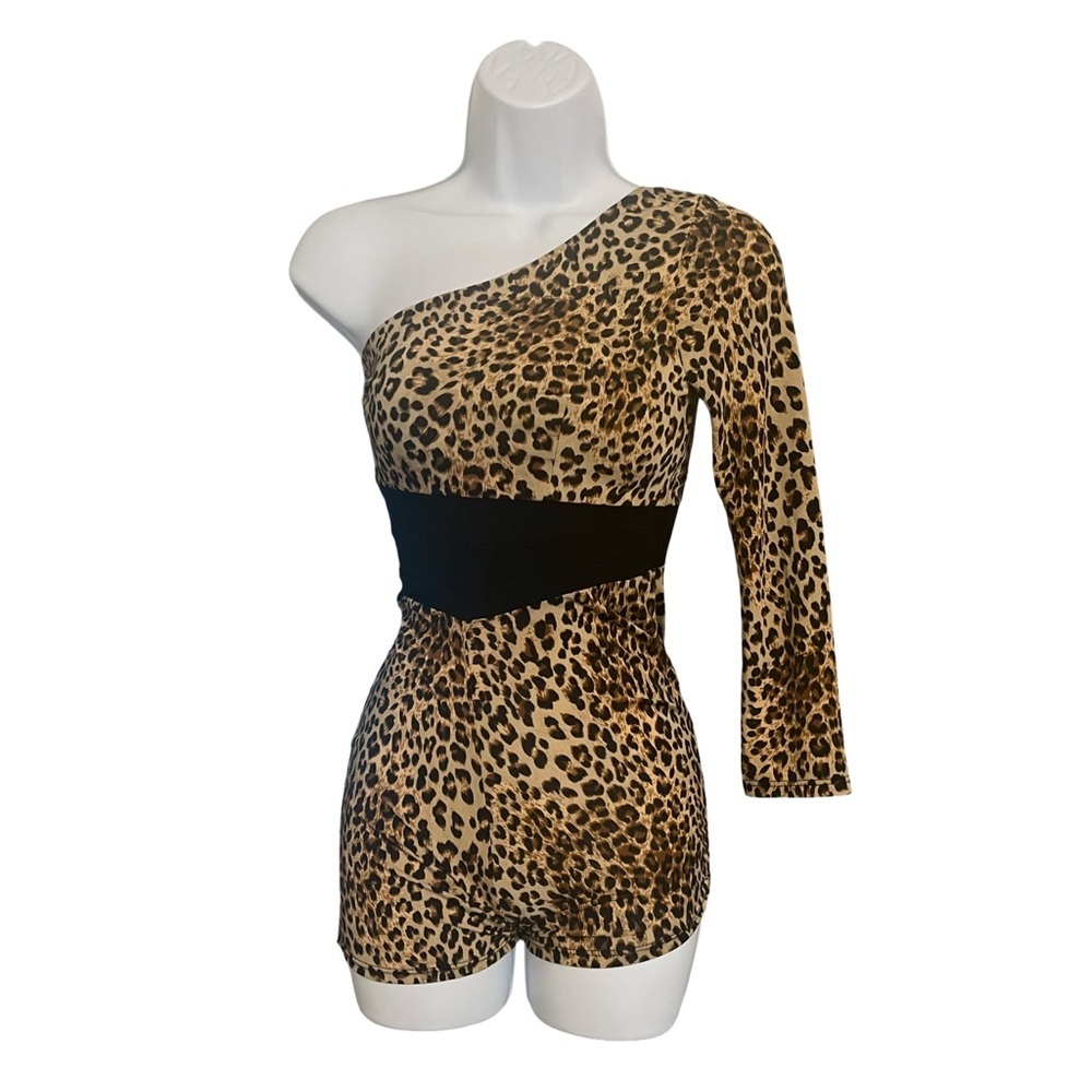 Stylish Leopard Print One-Shoulder Romper Size Large